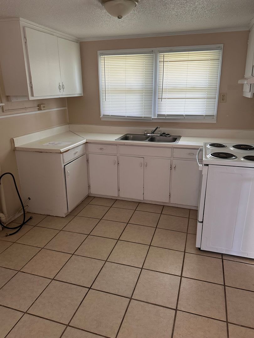 Adorable 2 Br 1 Ba Cute Affordable Home Fort Walton Beach Behind Ace Hardware Off Racetrack Road – photo 2