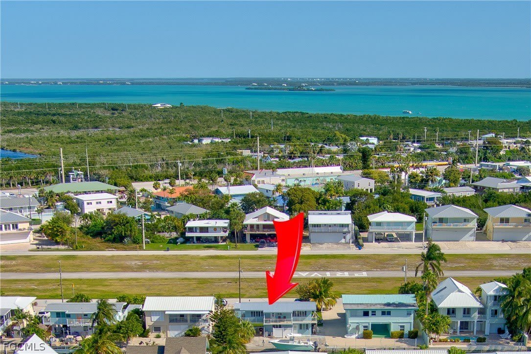 280 Airport Drive S – photo 2