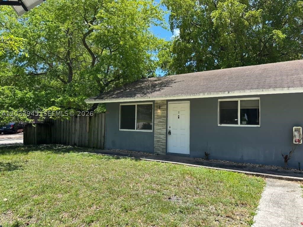 647 Nw 3Rd Ave – photo 1
