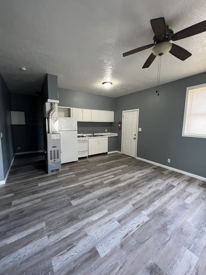 1085 East 9th South – photo 2