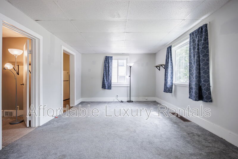 77 State St – photo 3
