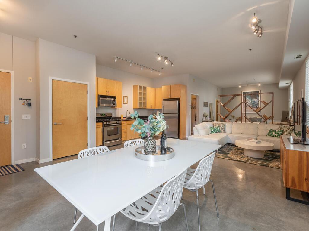 490 Temperance St – photo 2
