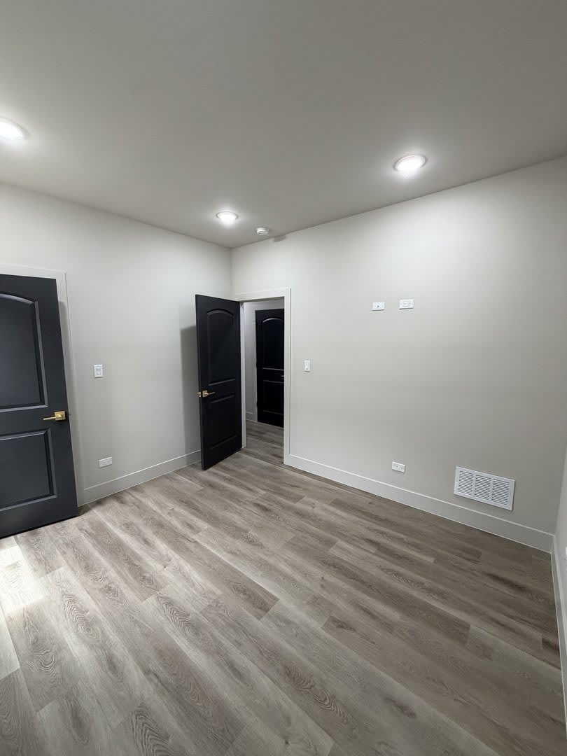 6603 S Langley Avenue – photo 4
