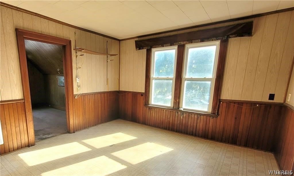 325 BOX AVE (UPPER) – photo 4