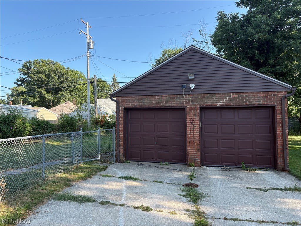 1211 Tuxedo Avenue – photo 3