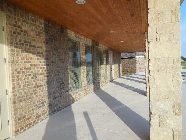Beautiful Two Bedroom, Two Bathroom Home w/ Study for lease at The Enclave in NW Norman!! – photo 3