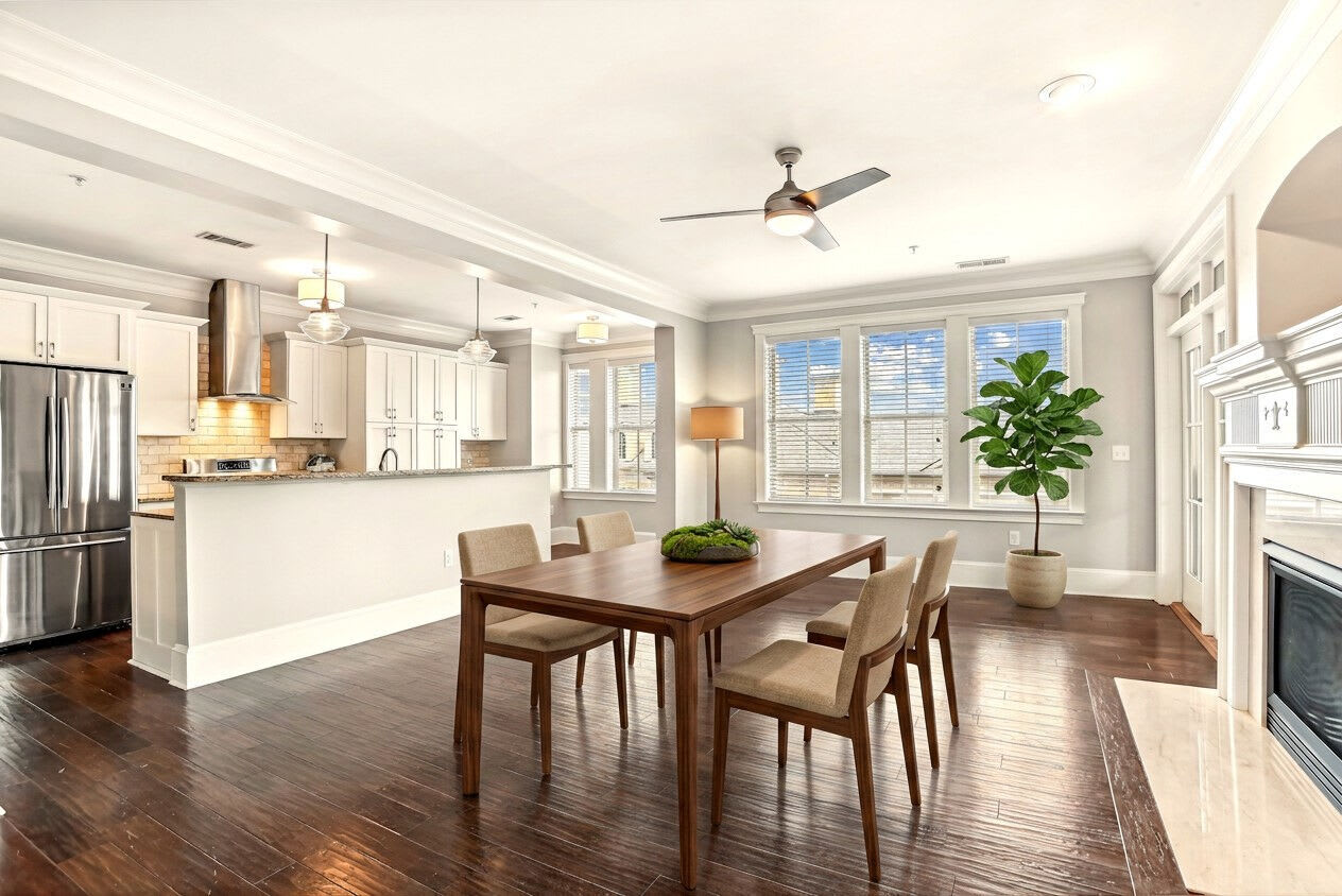 2100 Queens – photo 1