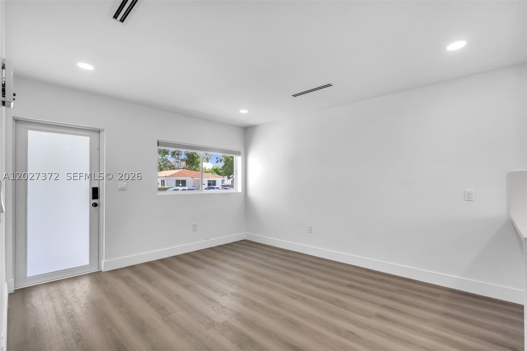 2814 SW 26th St – photo 4