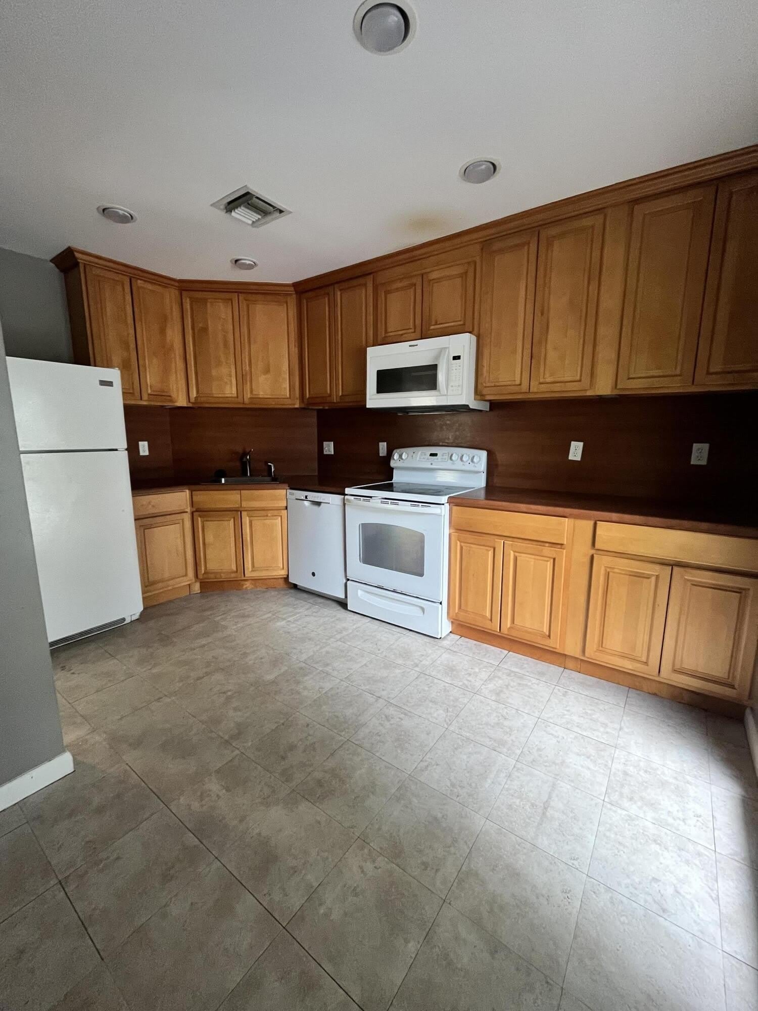 1700 Presidential Way – photo 3
