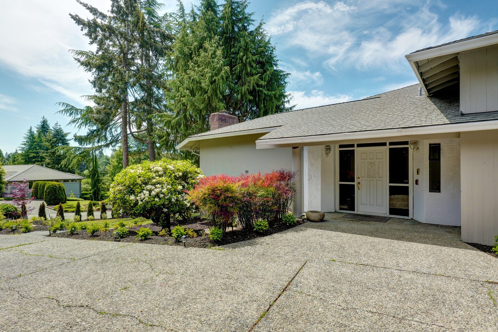 4Bd/3.5Ba Clyde Hill Home – photo 2