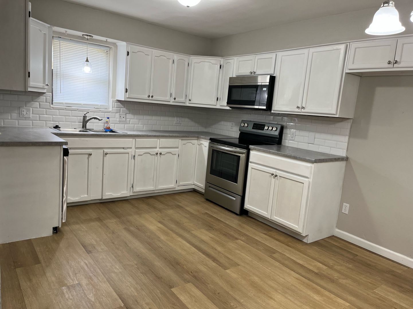 Coming Soon! West side home with 3 Beds/1.5 Baths & 2 car garage! – photo 3
