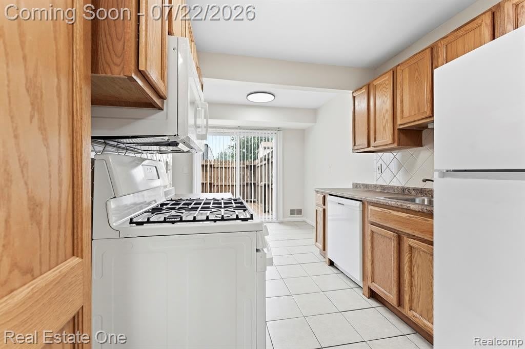 15588 Dupage Boulevard – photo 4