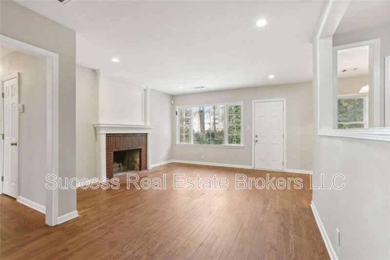 1840 Camellia Dr – photo 3