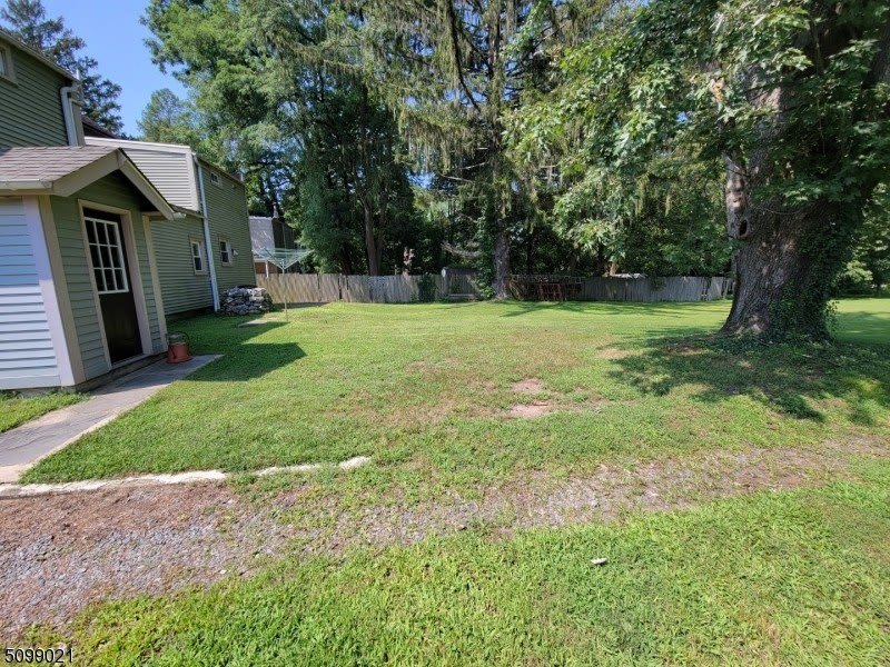 131 4Th St – photo 4