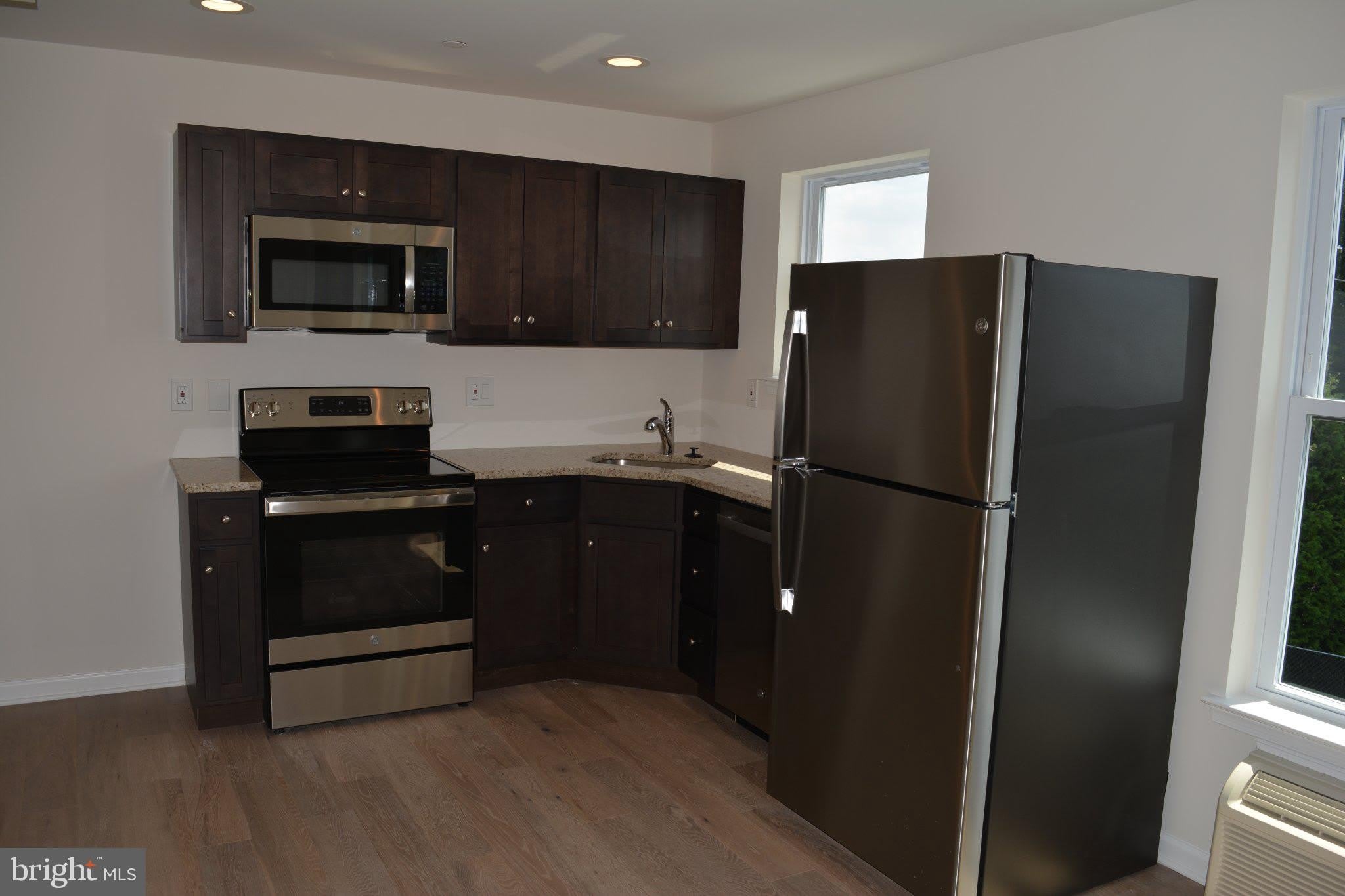 7631 RIDGE Avenue – photo 4