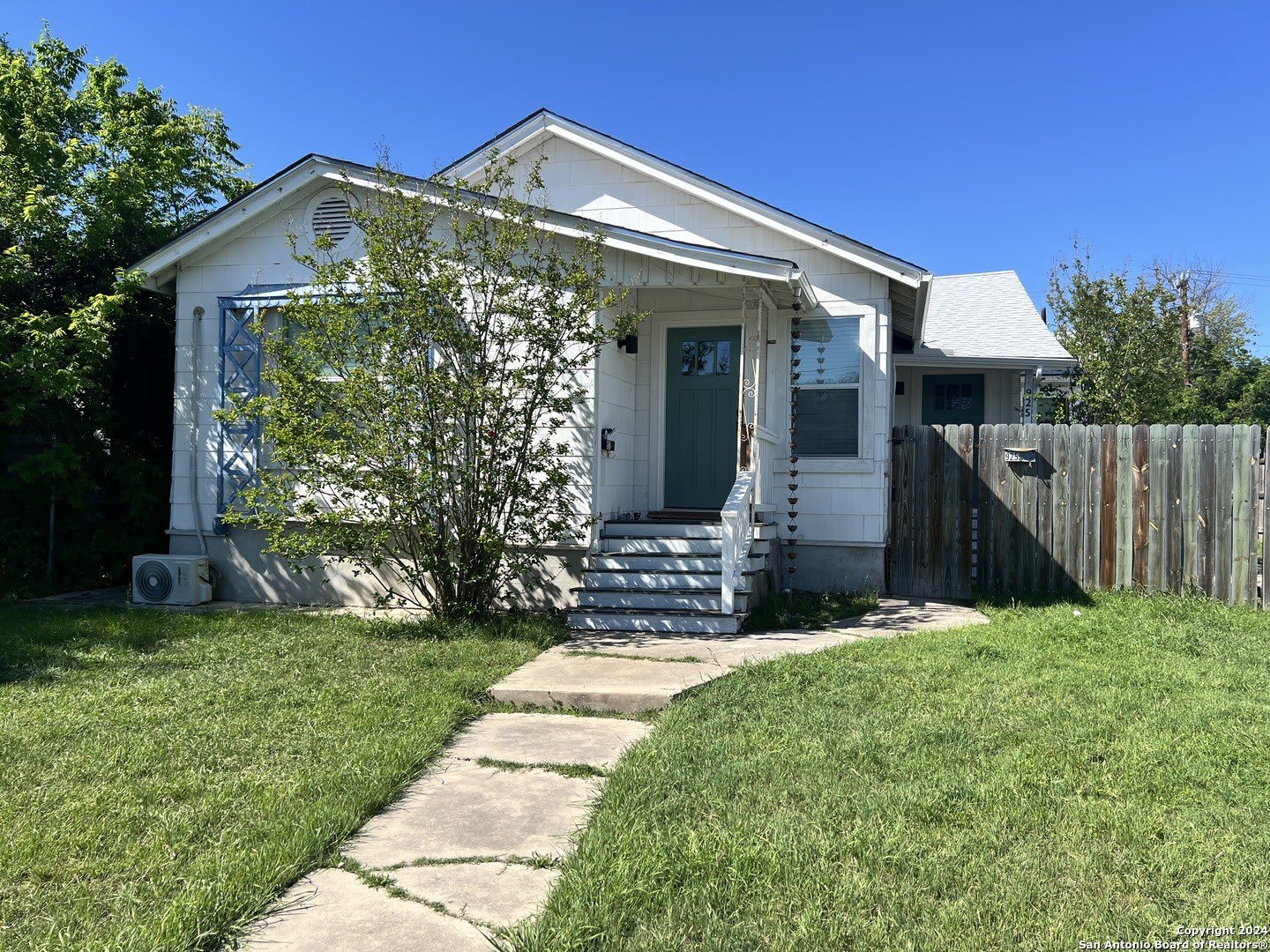925 DONALDSON AVE – photo 1