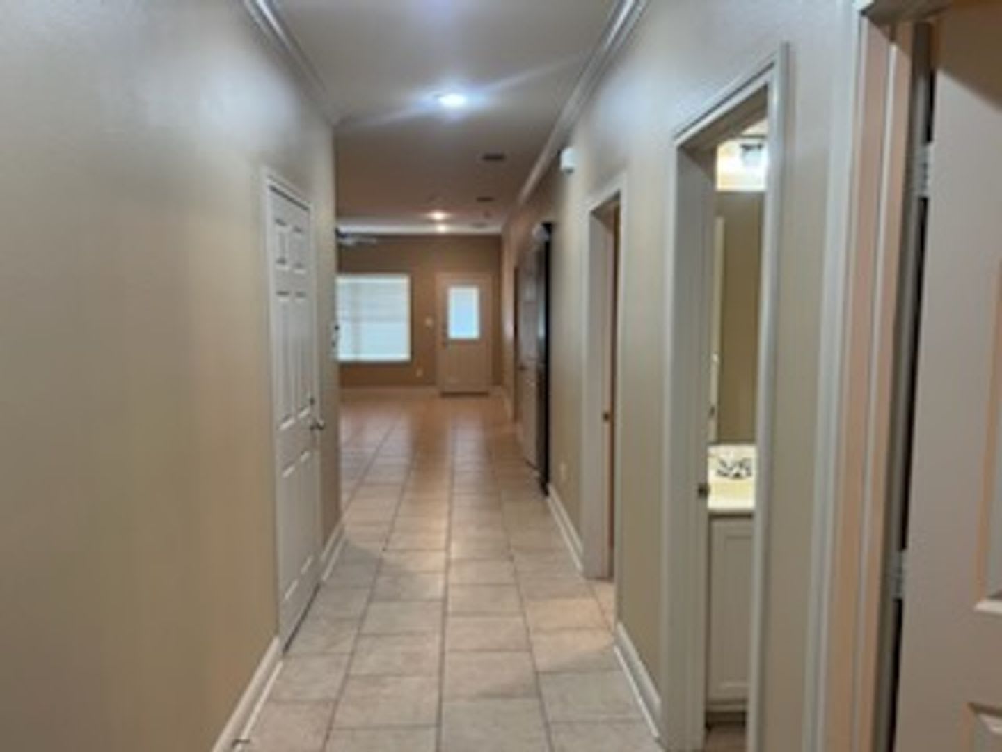 3923 Mobley Circle – photo 2