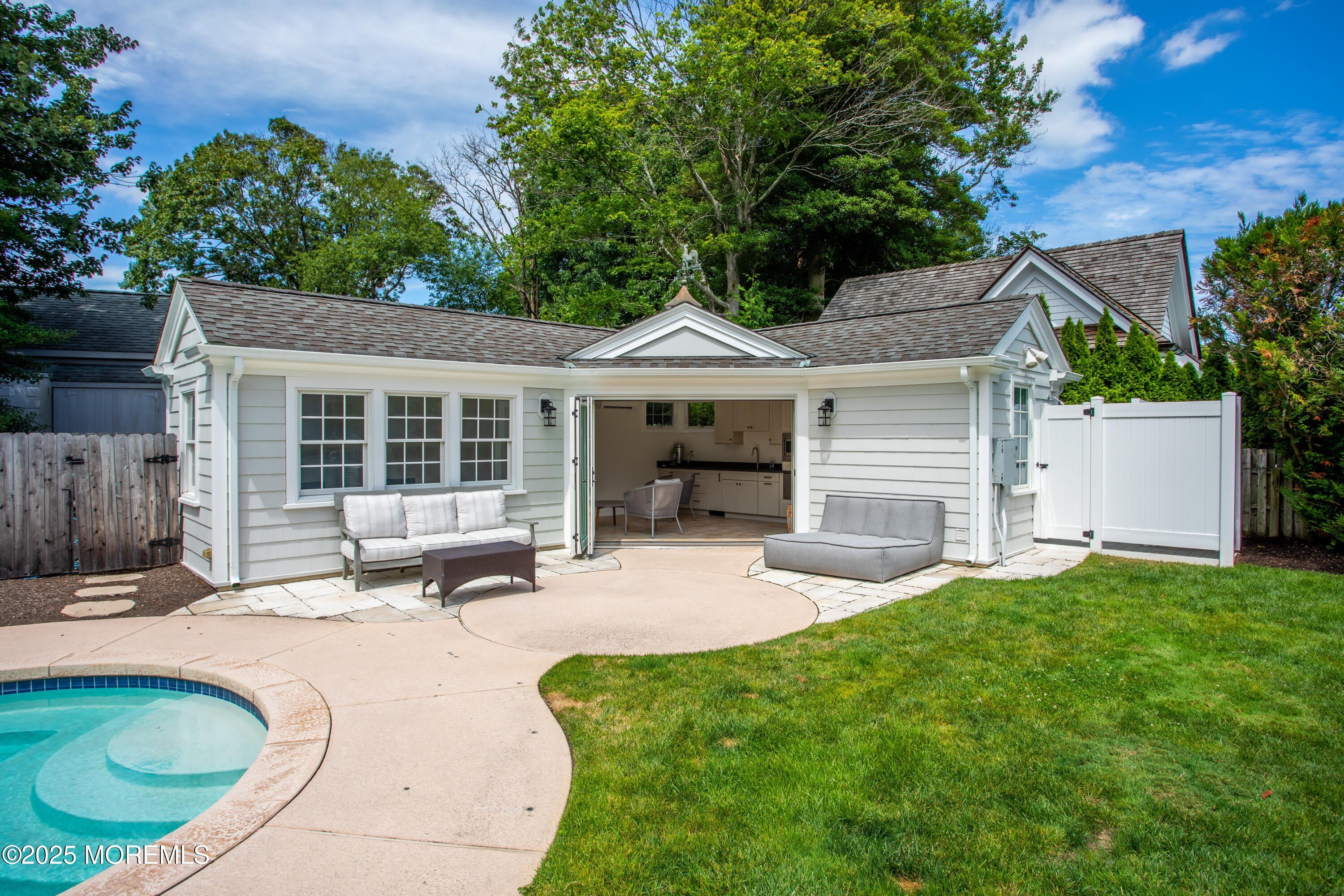 38 Vroom Avenue – photo 3