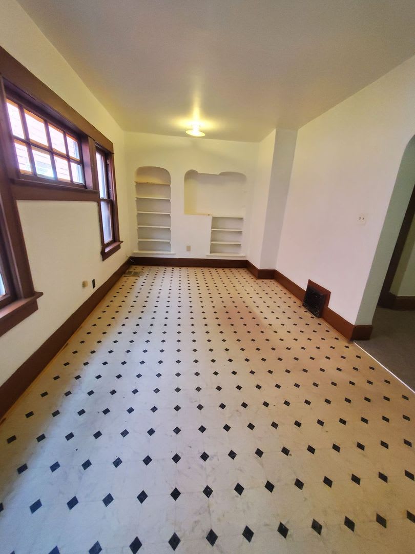 3 Bedroom Single Family – photo 4