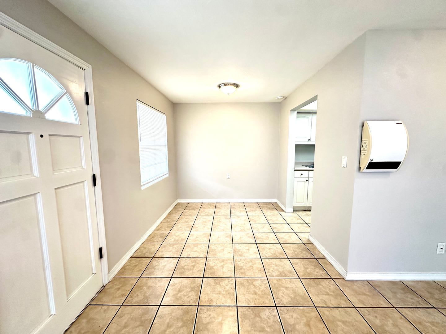 Unfurnished/Annual rental with 1br/1ba 1 carport available now in Clearwater! – photo 5