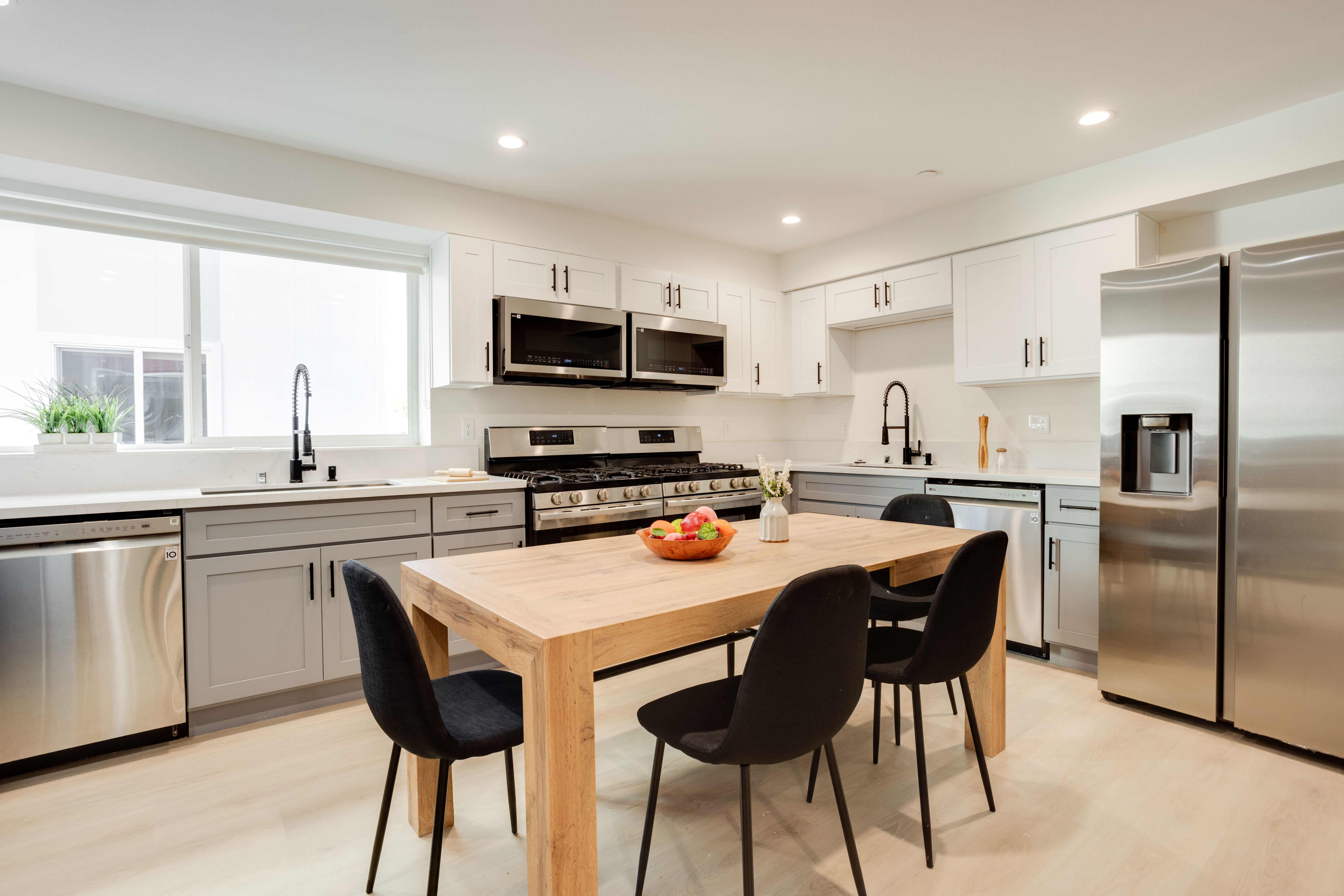 1224 W 37th Place – photo 1