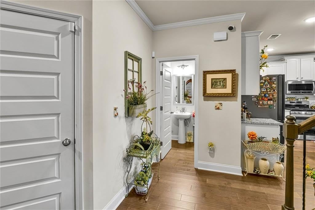 2423 Chene Drive – photo 4