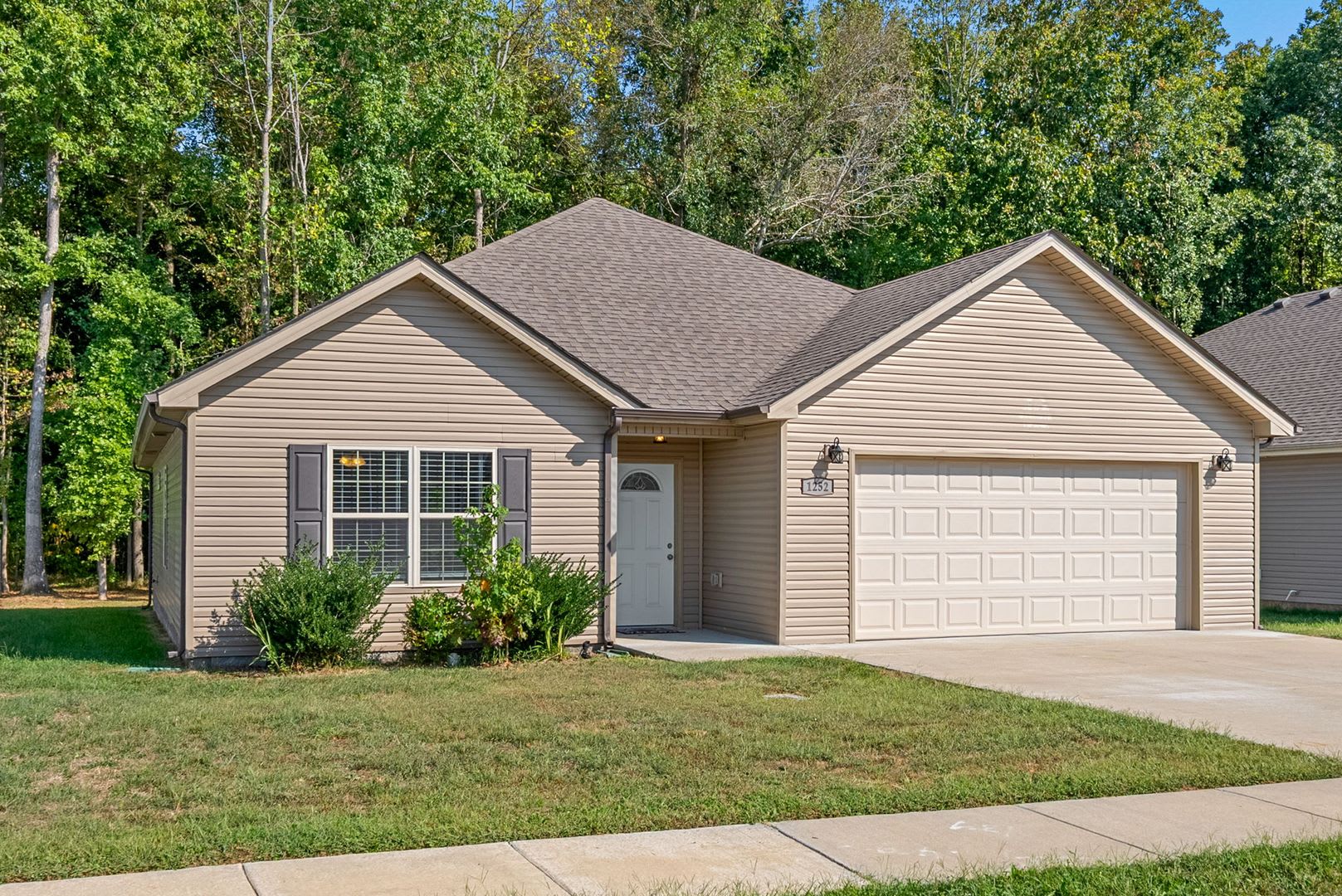 Pet Friendly Three Bedroom! Six Month Lease Only! – photo 2