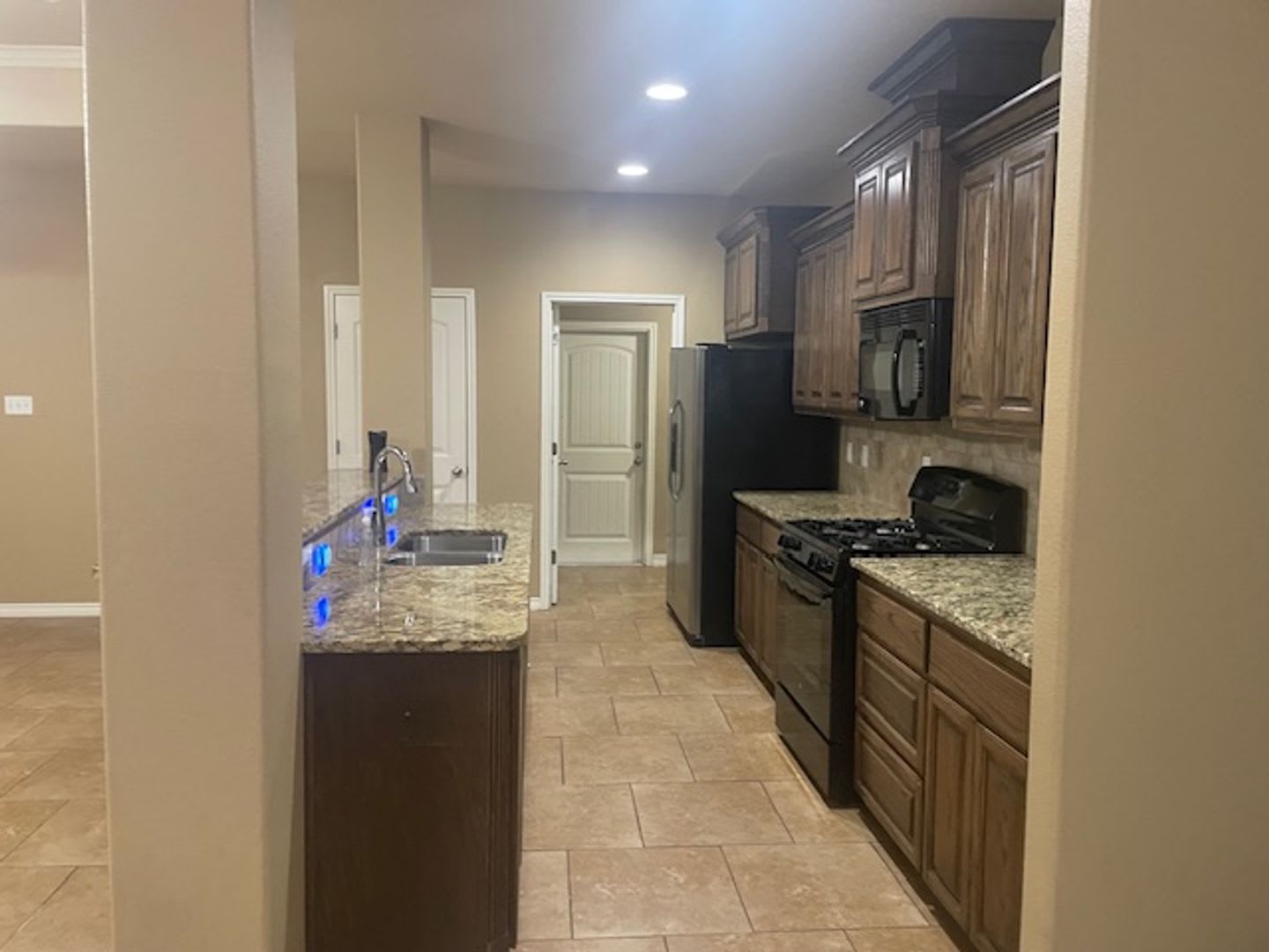 Beautiful Home in the Pinehollow Subdivision-Flour Bluff – photo 5