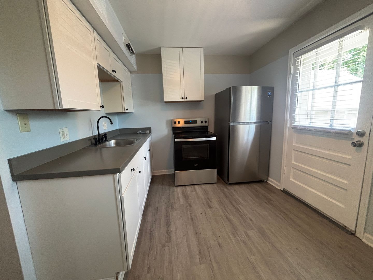 Duplex With 2 Bedrooms And 2 Bath Move In Ready – photo 3