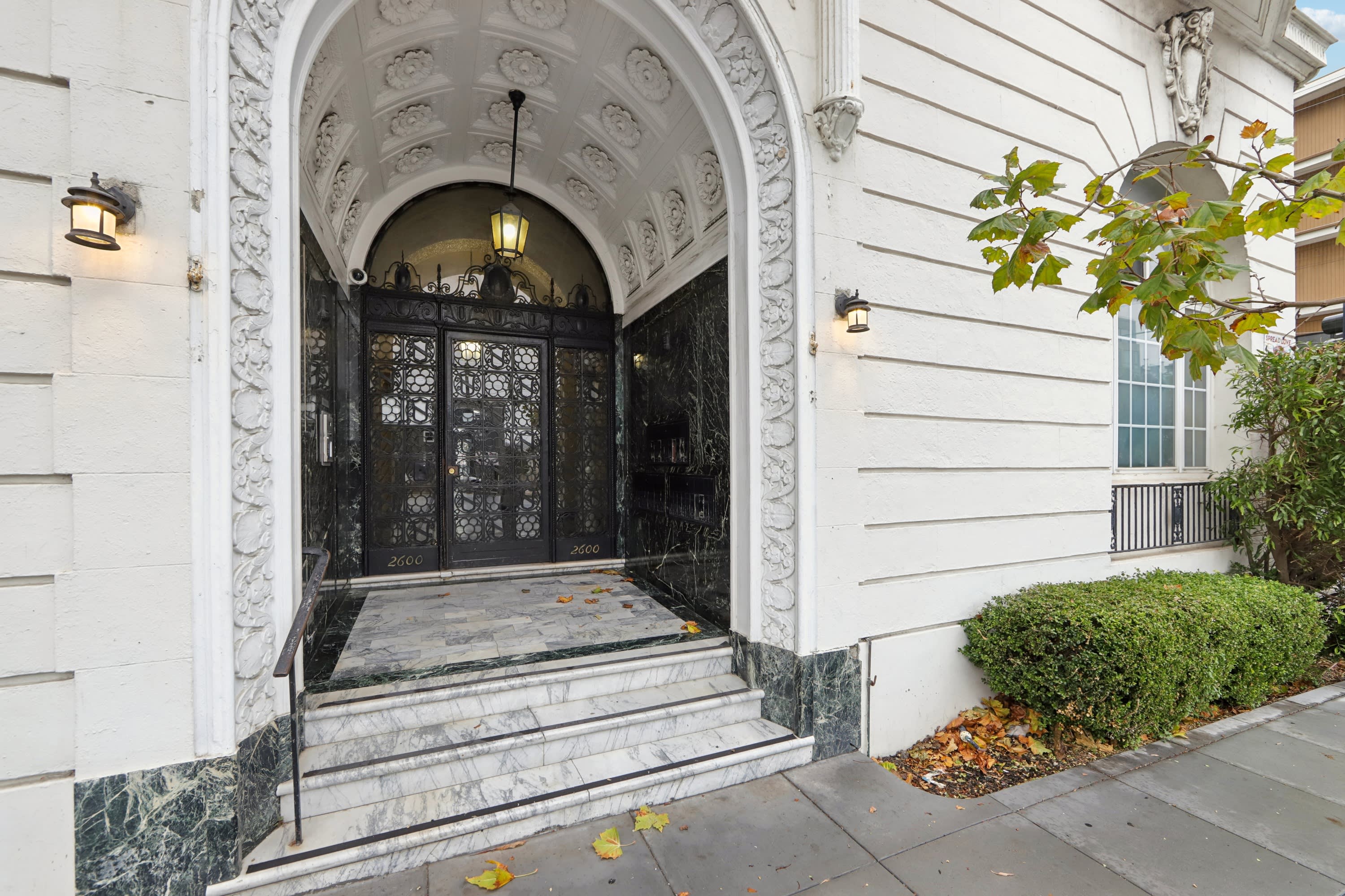 2600 Van Ness – photo 2