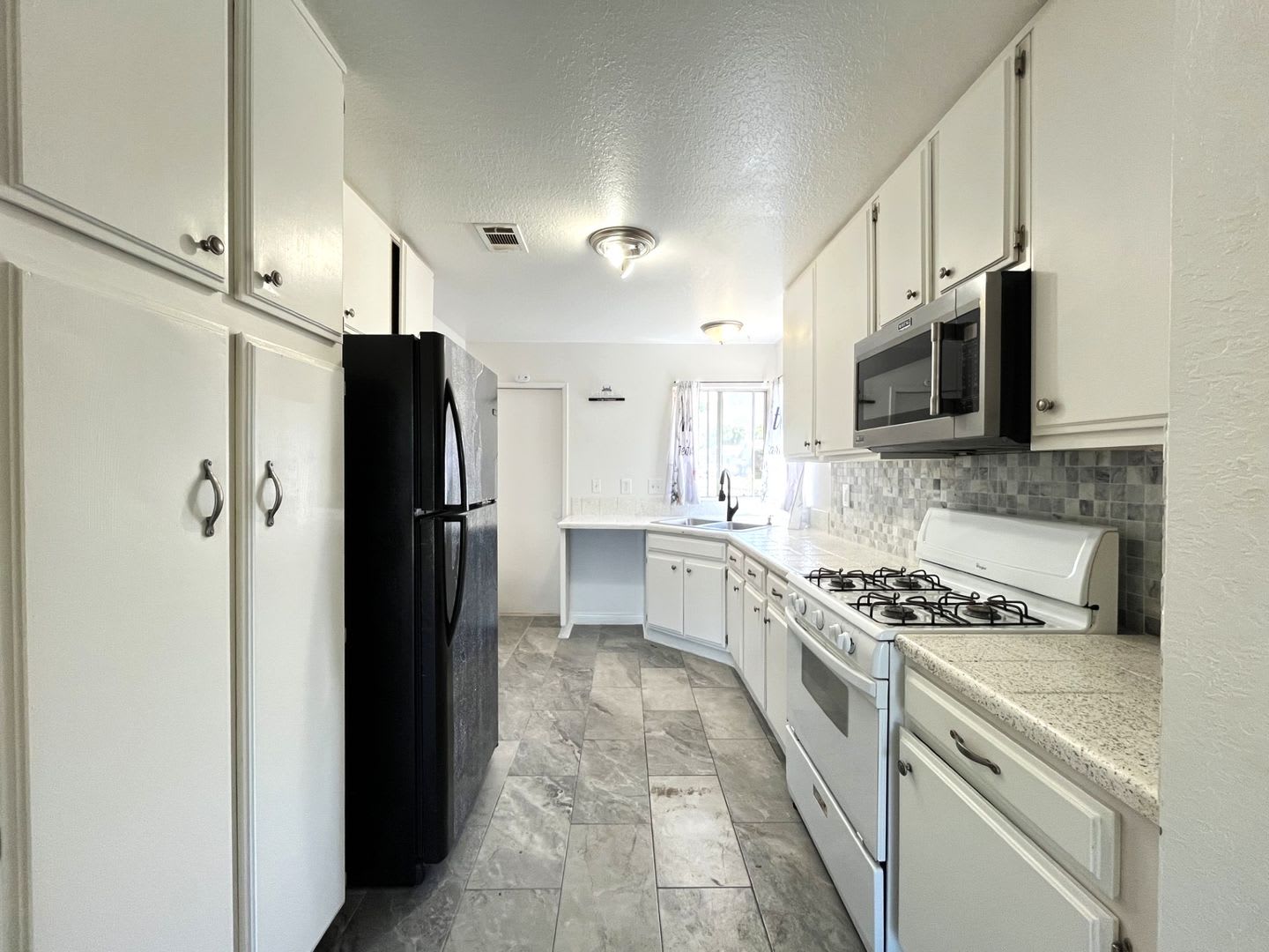 5 Bed 3 Bath In Highland Ca – photo 3