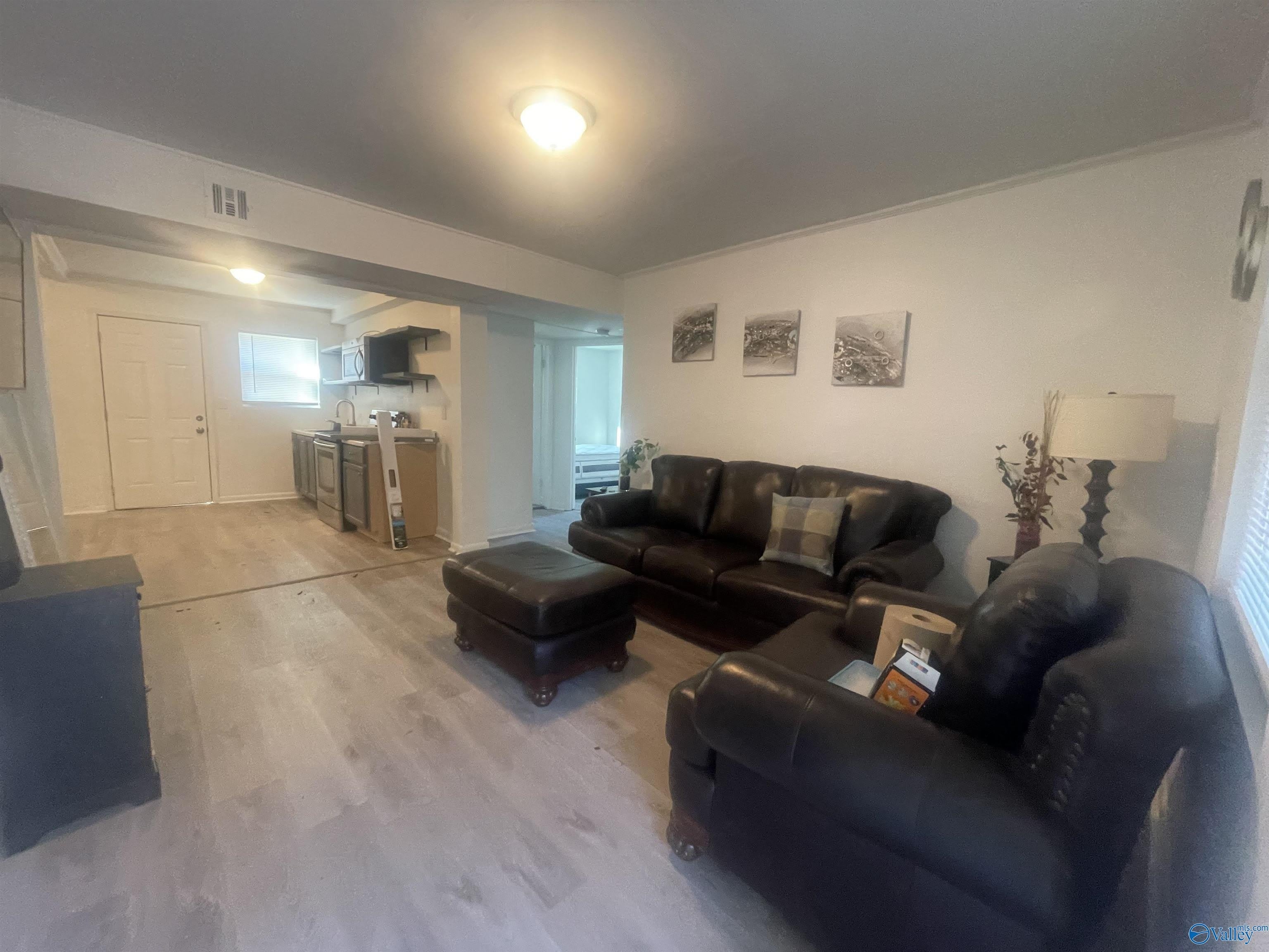 3905 Barclay Drive – photo 3