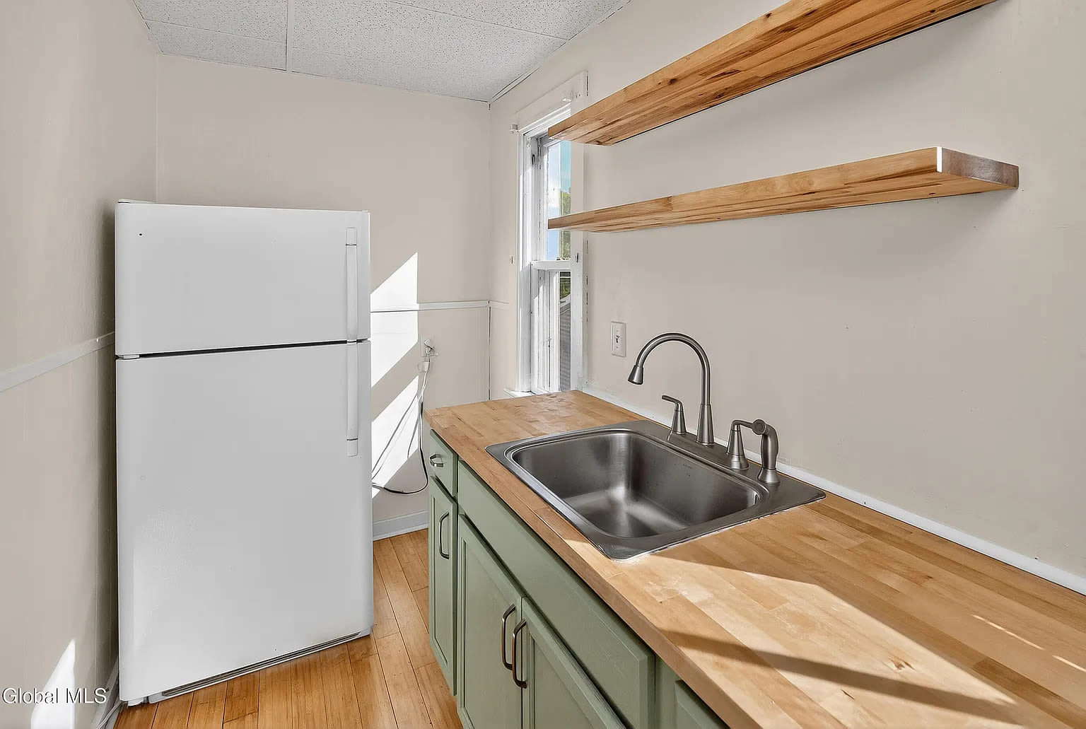 138 Davis Avenue – photo 5