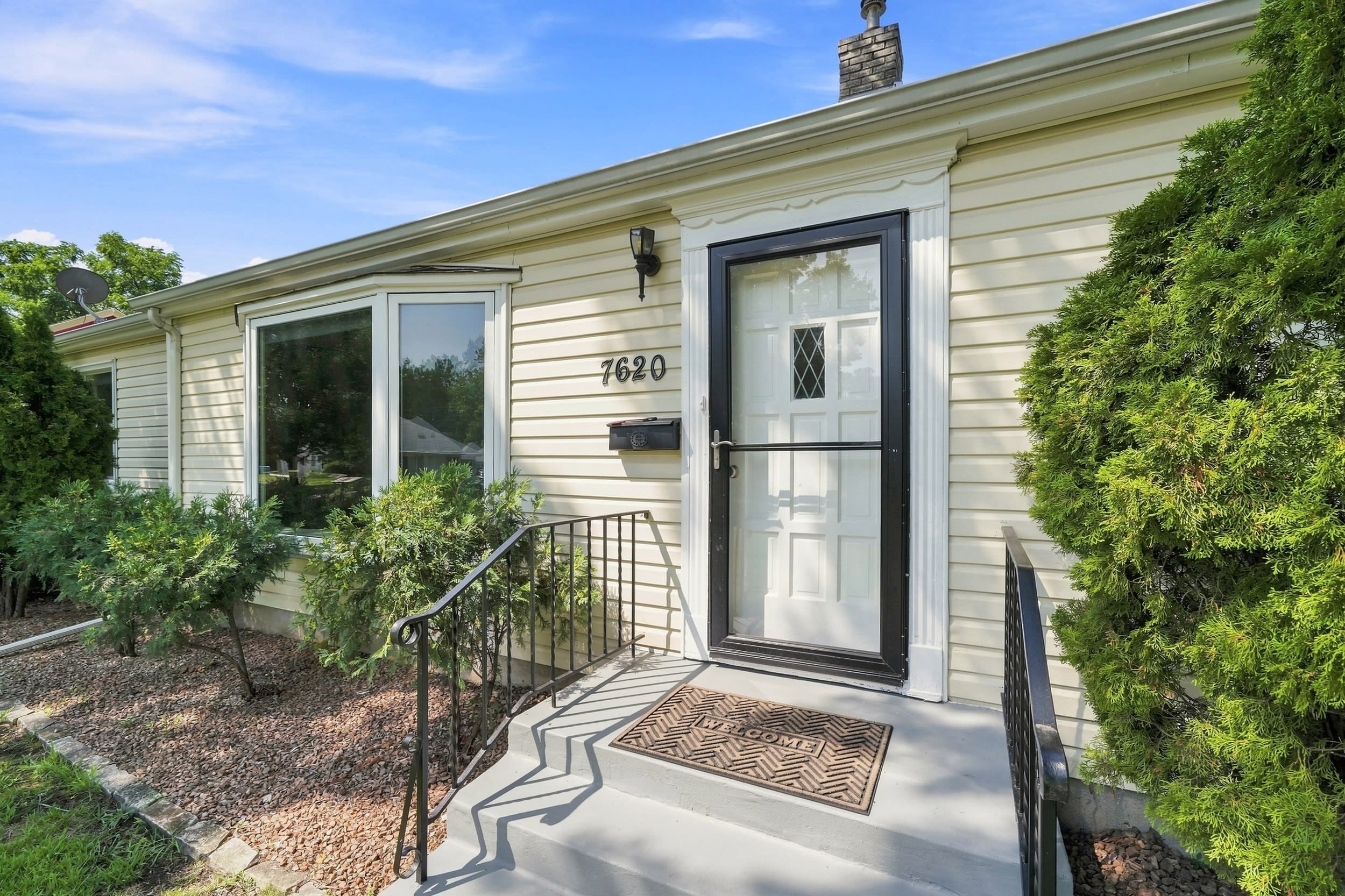 7620 Harriet Avenue – photo 2