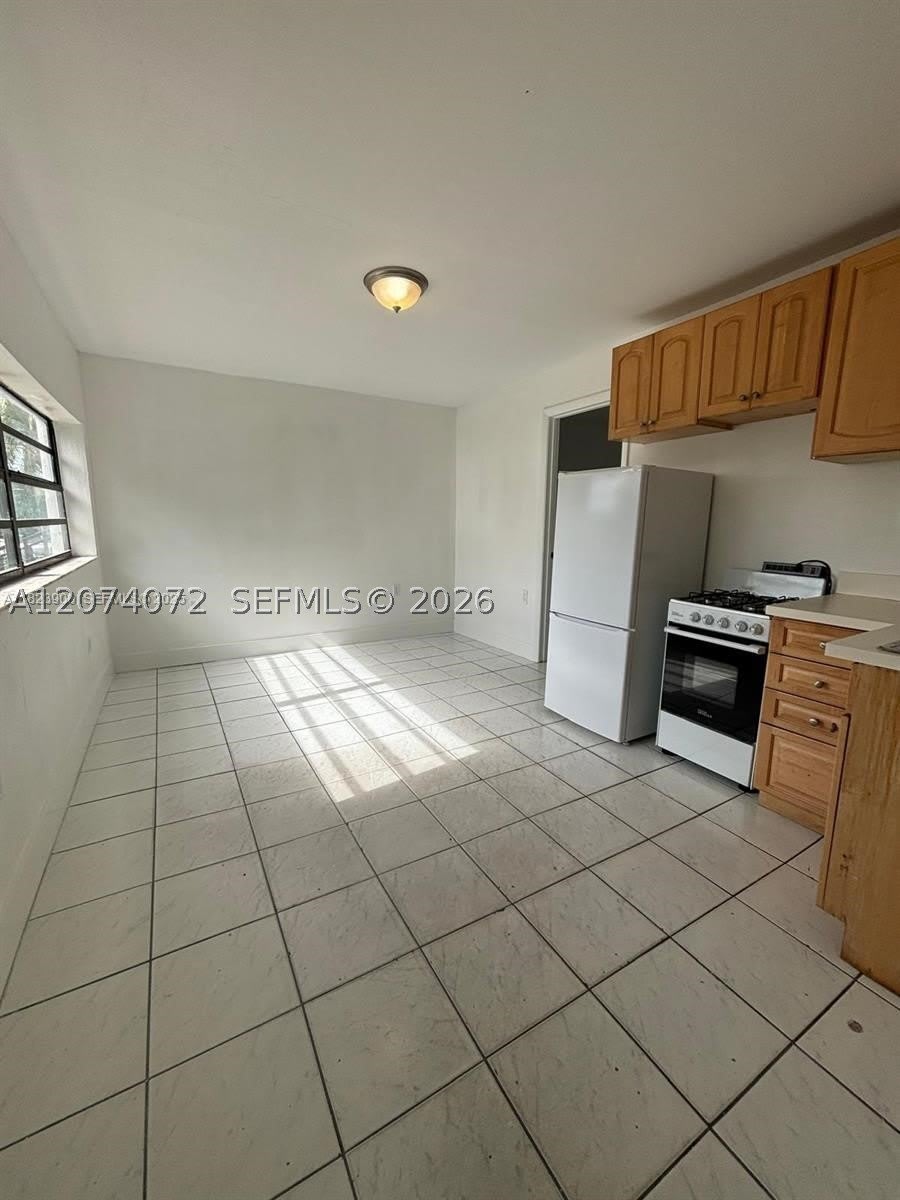 1660 SW 24th Ave – photo 1