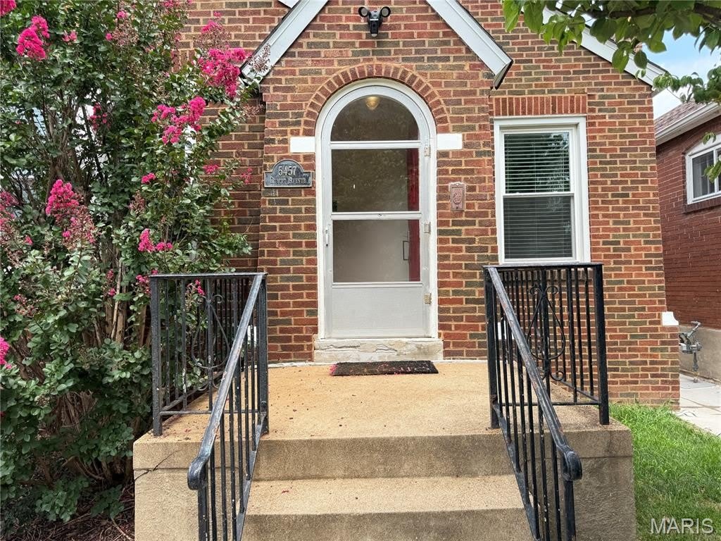 5457 Robert Avenue – photo 3