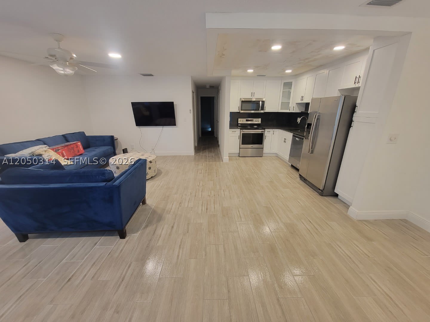 1009 NW 88th Ave – photo 3