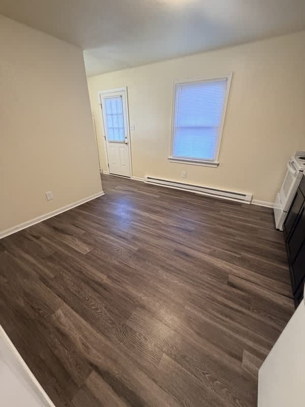 611 Hazelhurst Ave – photo 4