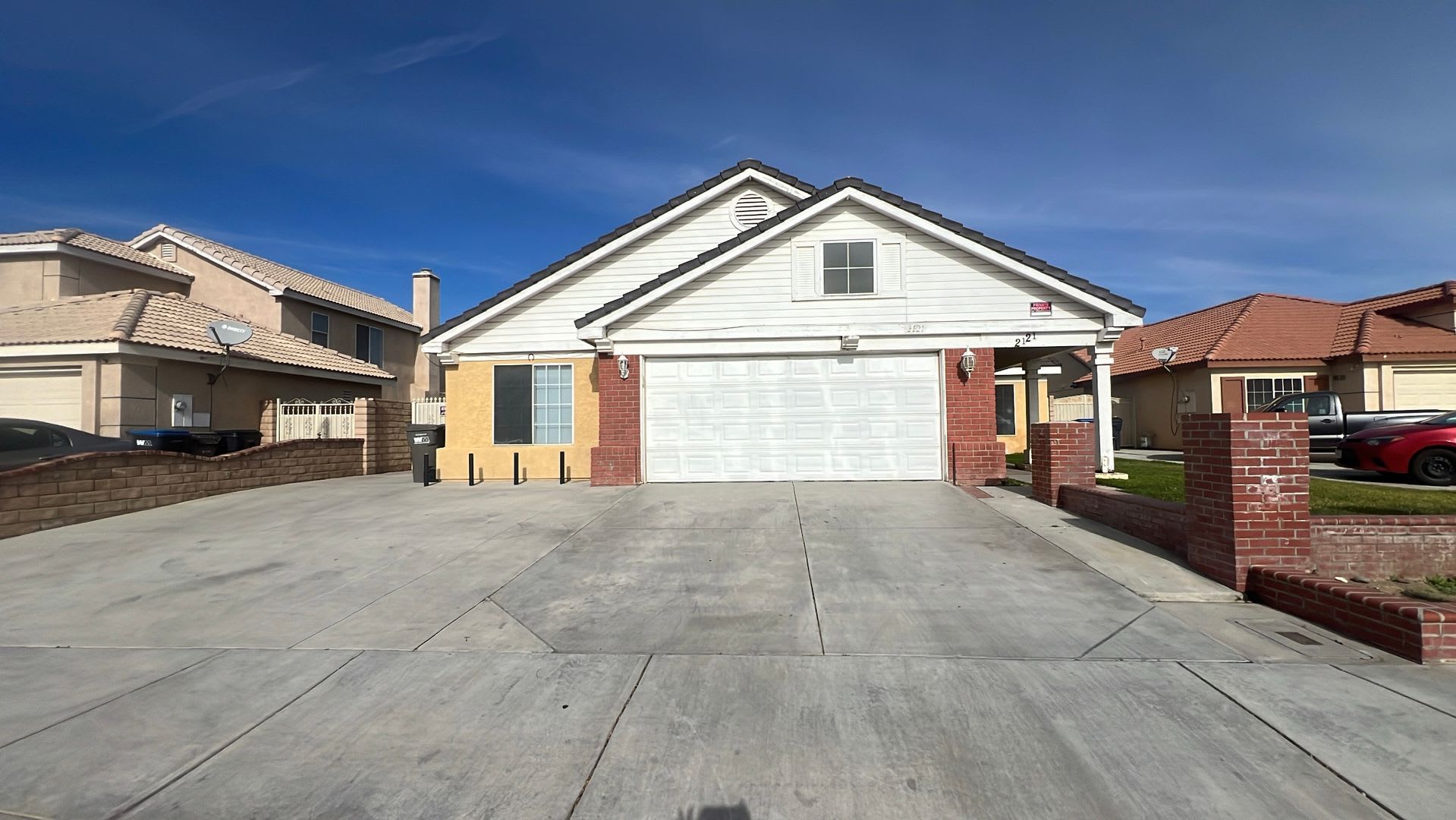 East Lancaster Home – photo 1