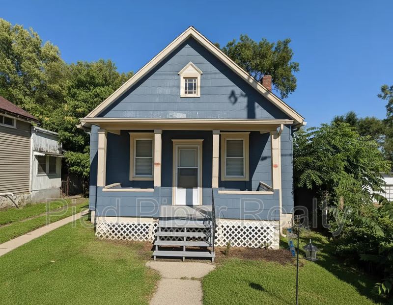 316 E Winslow St – photo 1
