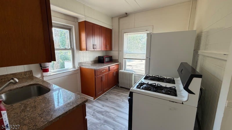516 Morris Ave – photo 1