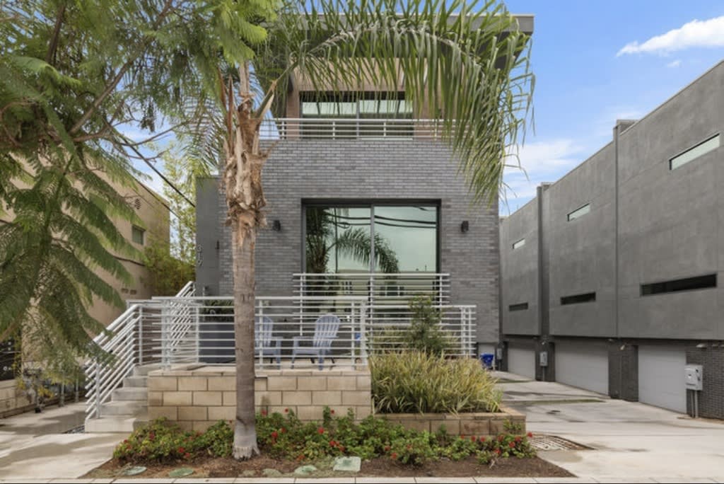 317 Upas St – photo 2