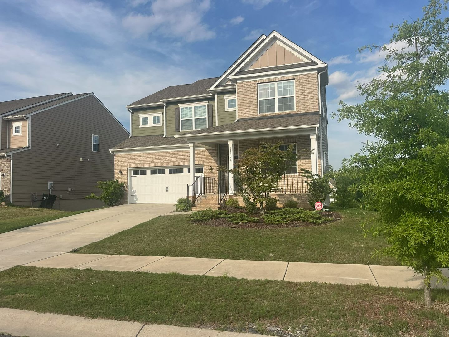 5 bed, 3.5 bathroom in Huntersville – photo 1