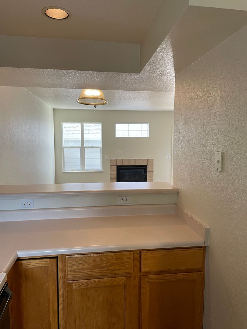 2950 Neil Dr Apt 8 – photo 4