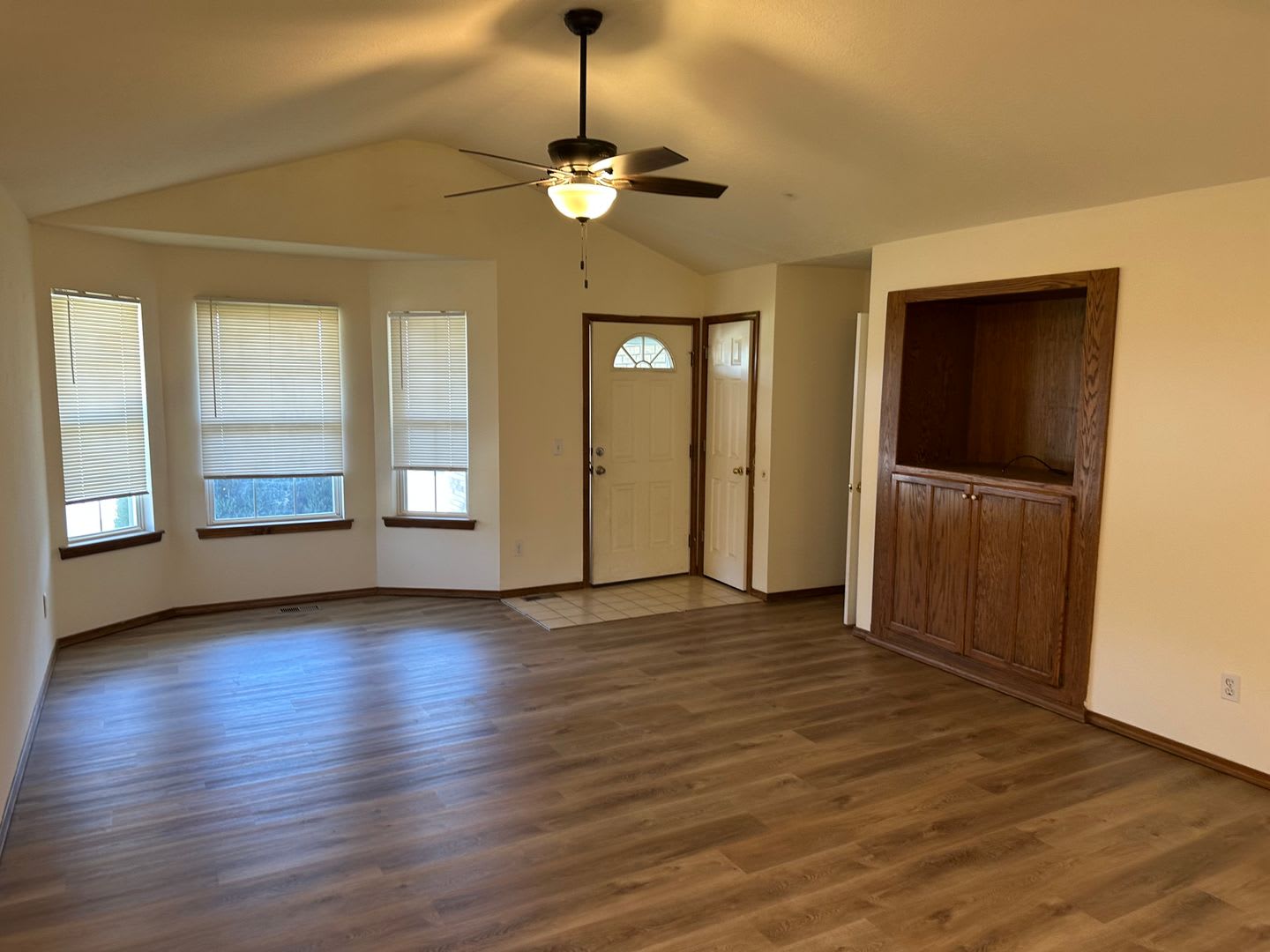 All brick 3 bed 2 bath home in Nixa. – photo 2