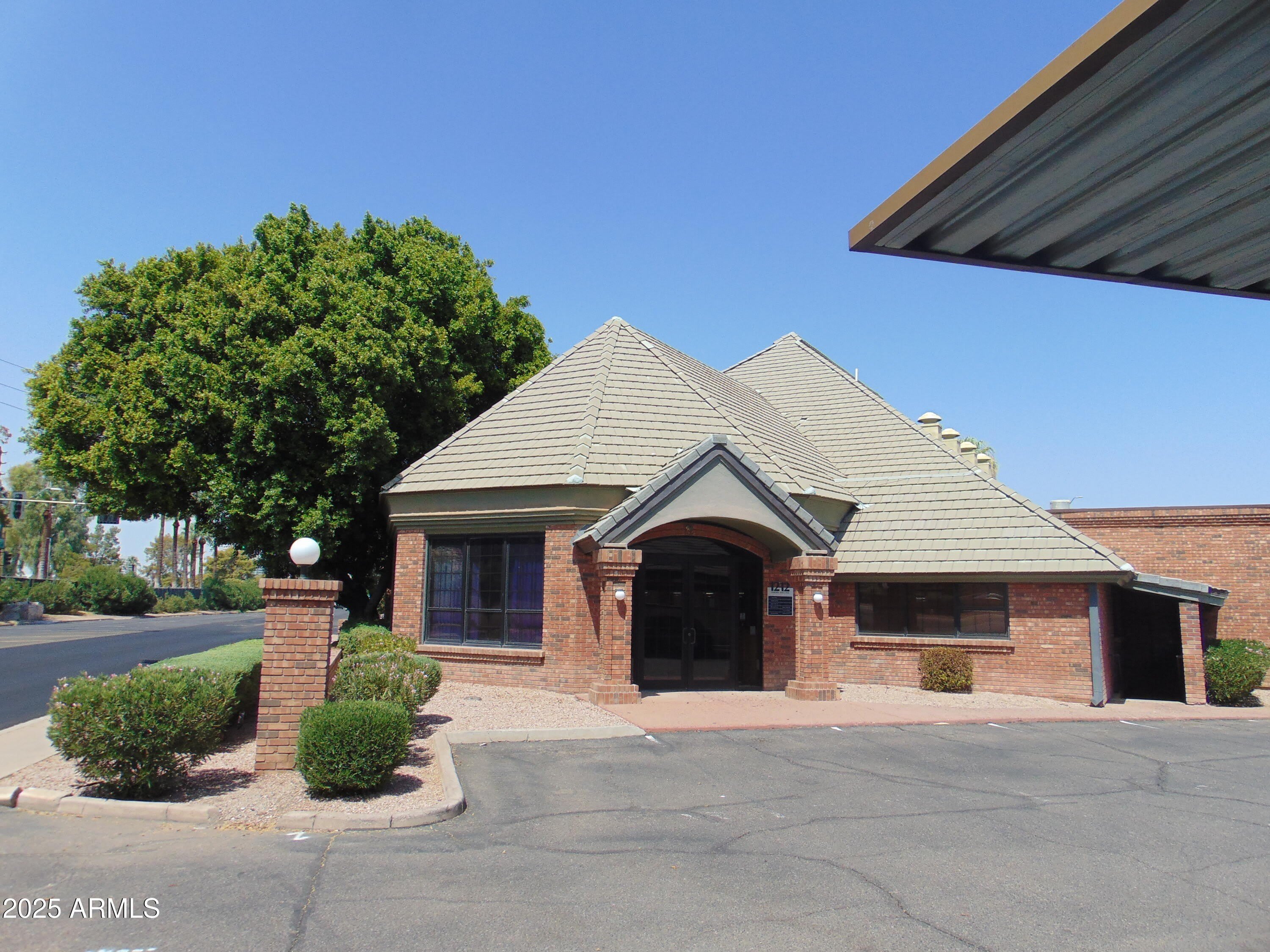 1212 E Osborn Road – photo 5