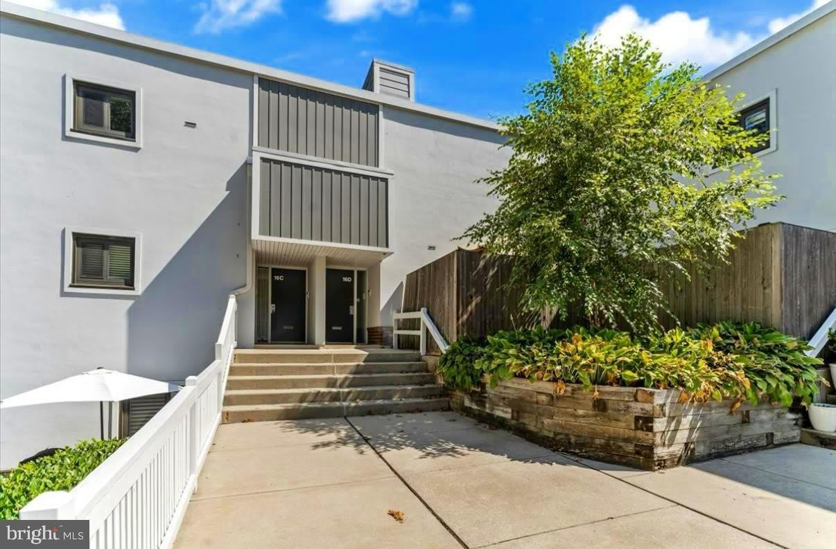 1750 OAKWOOD Terrace – photo 1