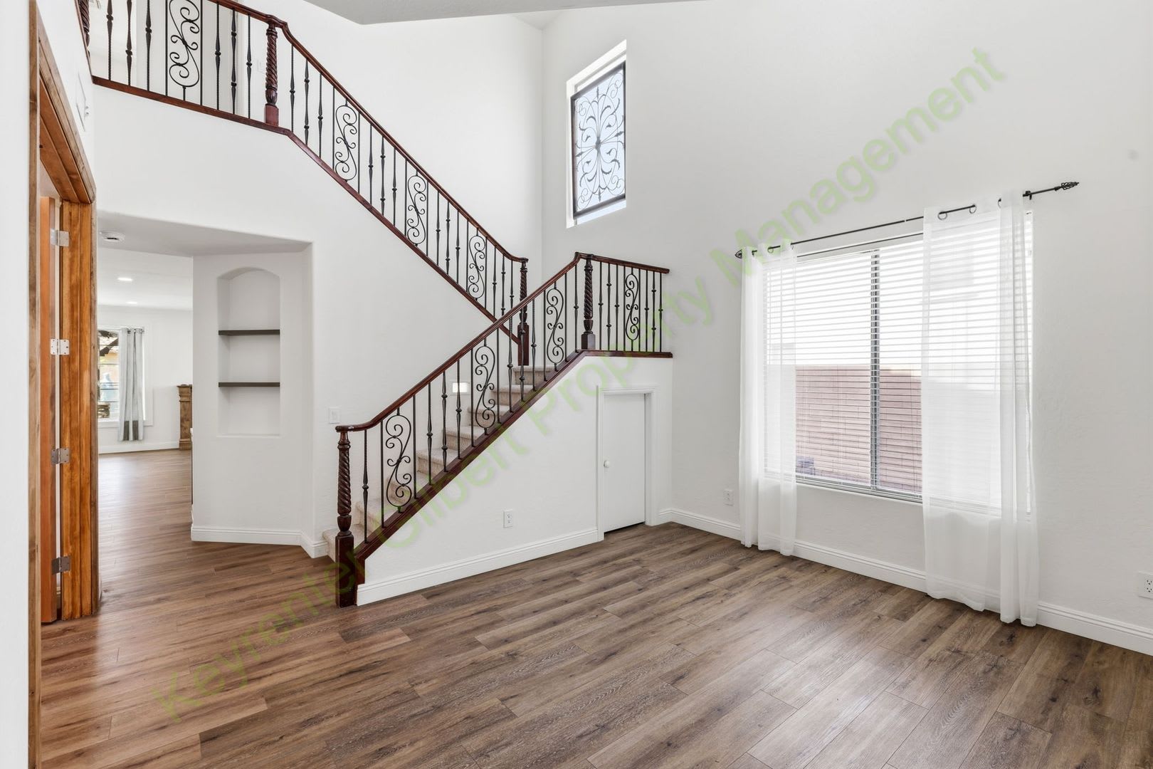 Executive Luxury Home – photo 4