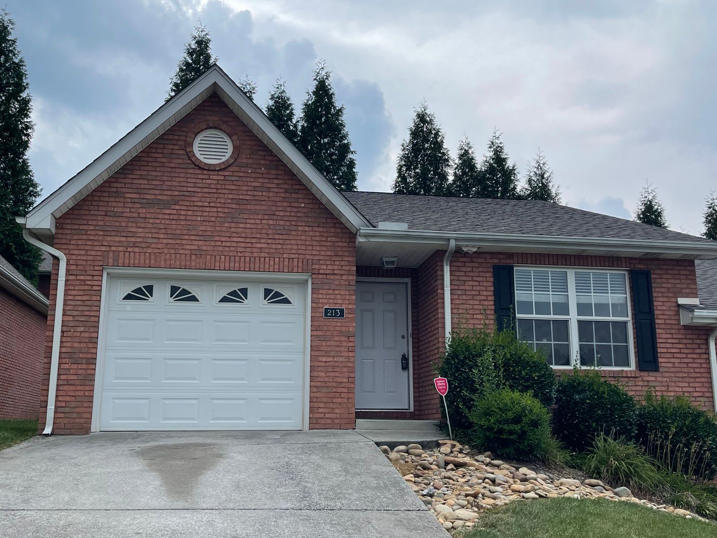 Quiet and easy access 2-bedroom / 2-bathroom home in East Knoxville – photo 1