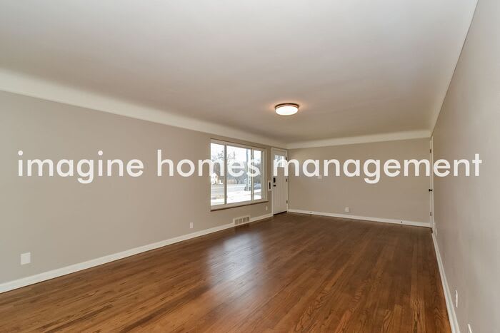 7017 Beechmont Avenue – photo 3